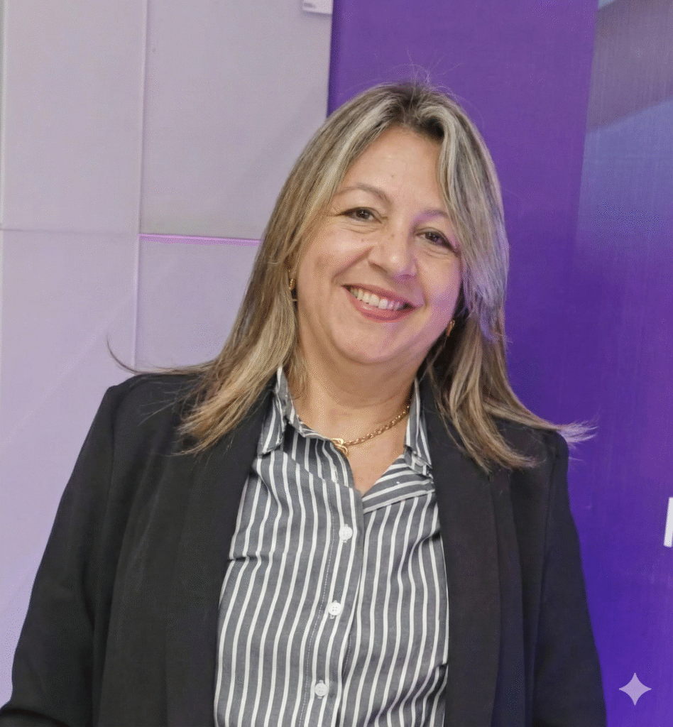 Secretária Elaine Cristina Arruda Aguiar