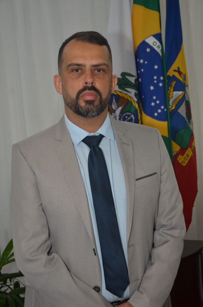 Procurador-Geral do Município Leonardo Vinicius Canedo