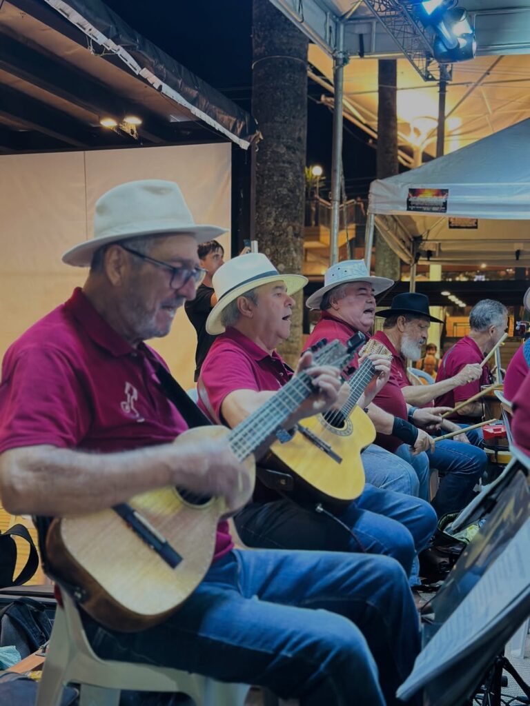 orquestra de violas caipirando