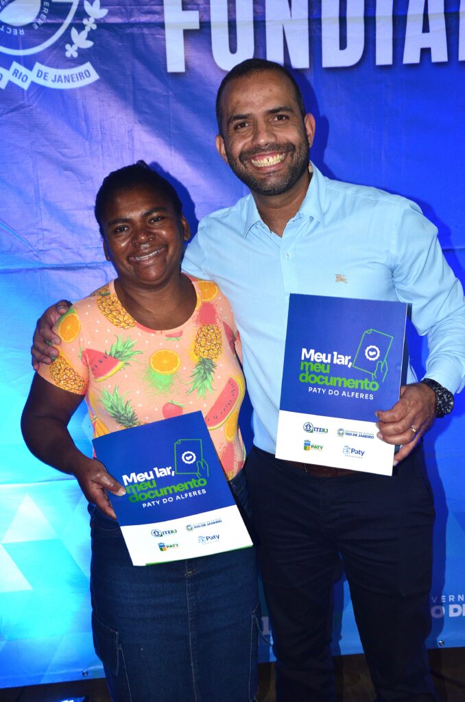 Prefeitura de Paty do Alferes entrega títulos provisórios de propriedade a mais de 100 famílias dsc 8988 copia